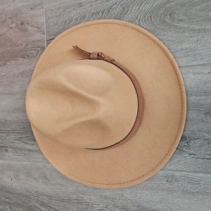 Fedora tan with brown strap womans one size